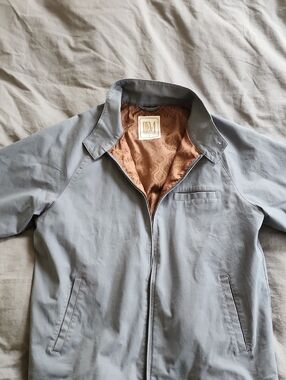 Men's Light Gray Zip Jacket with Tan Lining
